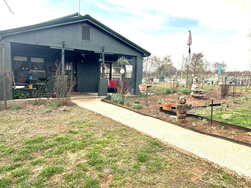 423334 E 1020, Checotah, OK 74426