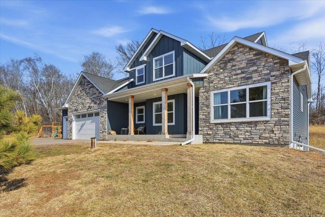 905 Gavin Pass, Hudson, WI 54016