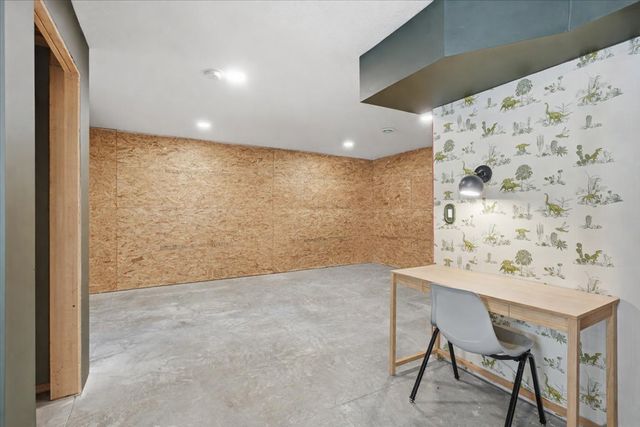 905 Gavin Pass, Hudson, WI 54016