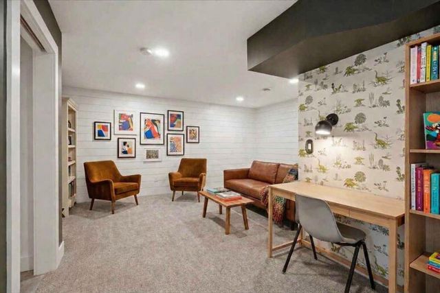 905 Gavin Pass, Hudson, WI 54016