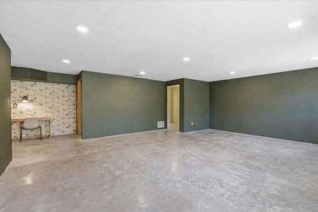 905 Gavin Pass, Hudson, WI 54016