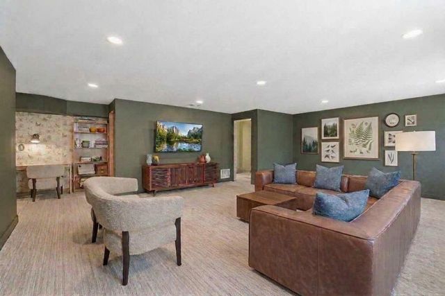 905 Gavin Pass, Hudson, WI 54016