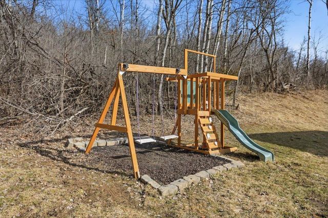 905 Gavin Pass, Hudson, WI 54016