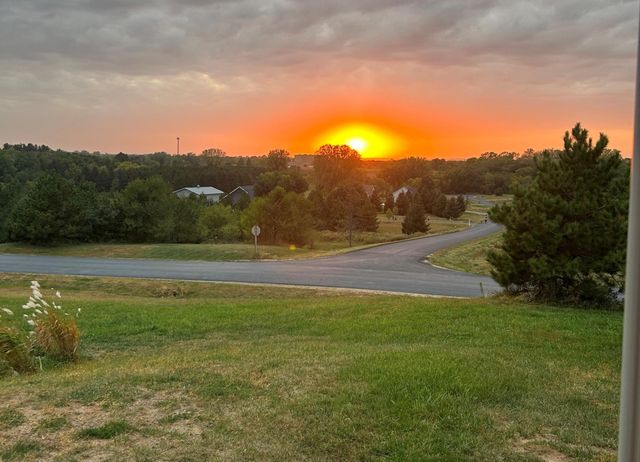 905 Gavin Pass, Hudson, WI 54016