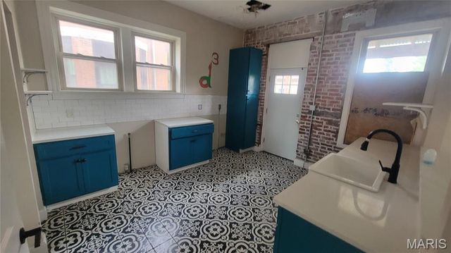 6708 Vermont Avenue, St Louis, MO 63111
