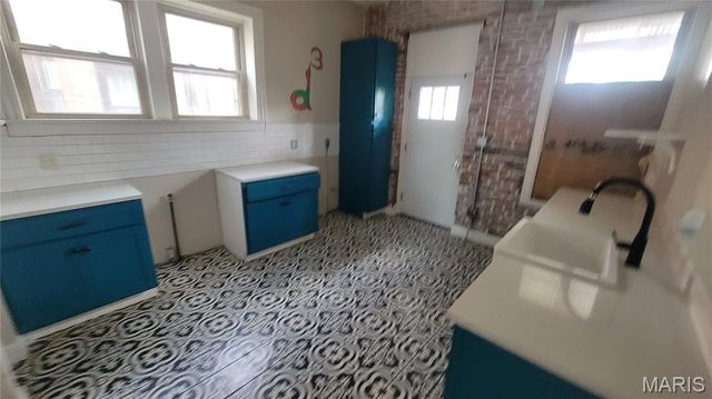 6708 Vermont Avenue, St Louis, MO 63111