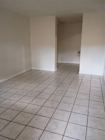 1845 NW 55th Ave, Lauderhill, FL 33313