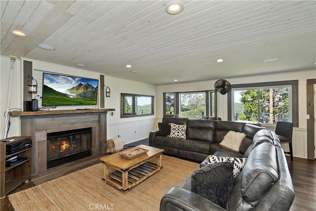 533 Sunderland Court, Lake Arrowhead, CA 92352