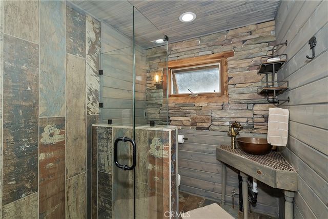 533 Sunderland Court, Lake Arrowhead, CA 92352
