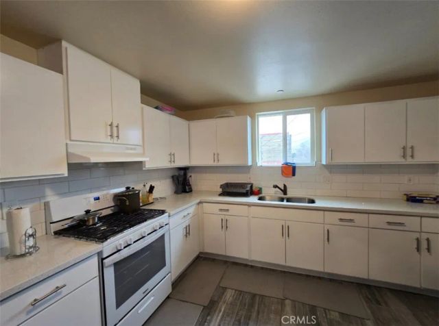 441 W 71st Street, Los Angeles, CA 90003