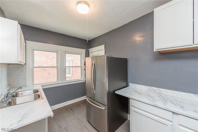 1519 Ridgewood Avenue Down, Lakewood, OH 44107