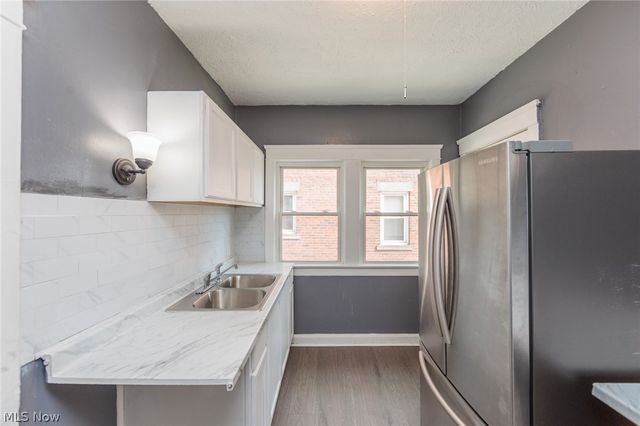 1519 Ridgewood Avenue Down, Lakewood, OH 44107
