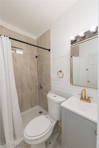 1519 Ridgewood Avenue Down, Lakewood, OH 44107