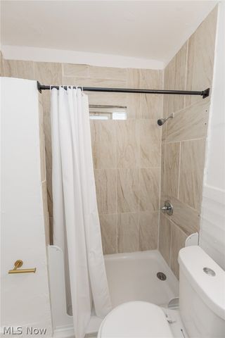 1519 Ridgewood Avenue Down, Lakewood, OH 44107