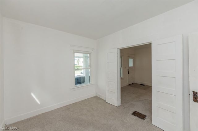 1519 Ridgewood Avenue Down, Lakewood, OH 44107