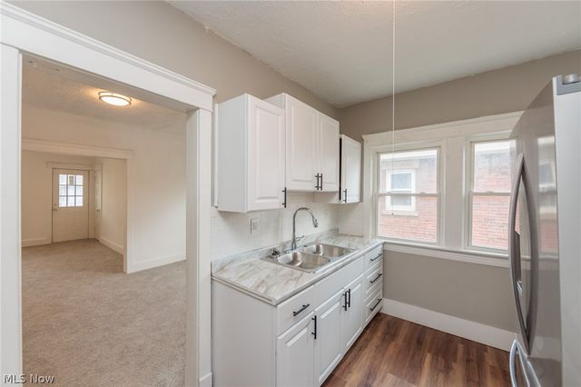 1519 Ridgewood Avenue Down, Lakewood, OH 44107