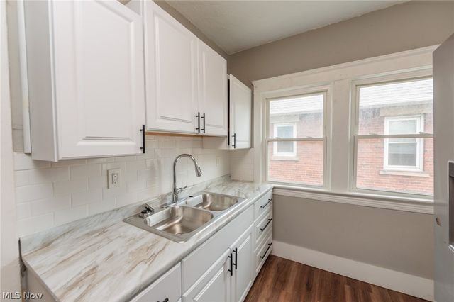 1519 Ridgewood Avenue Down, Lakewood, OH 44107