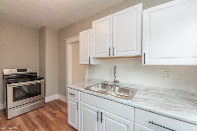 1519 Ridgewood Avenue Down, Lakewood, OH 44107