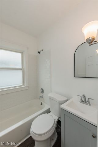 1519 Ridgewood Avenue Down, Lakewood, OH 44107