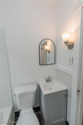 1519 Ridgewood Avenue Down, Lakewood, OH 44107