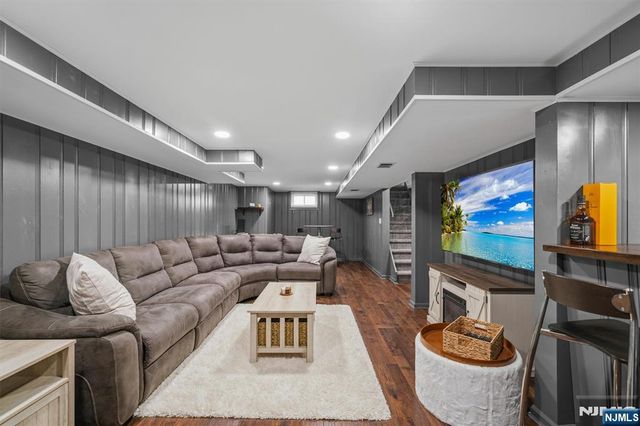723 Wilson Court, River Vale, NJ 07675