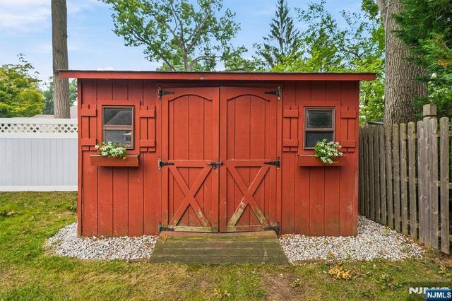 723 Wilson Court, River Vale, NJ 07675