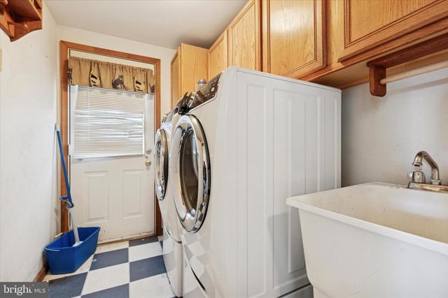 111 CLAYTON CT, North Wales, PA 19454