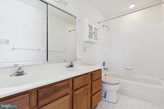 111 CLAYTON CT, North Wales, PA 19454