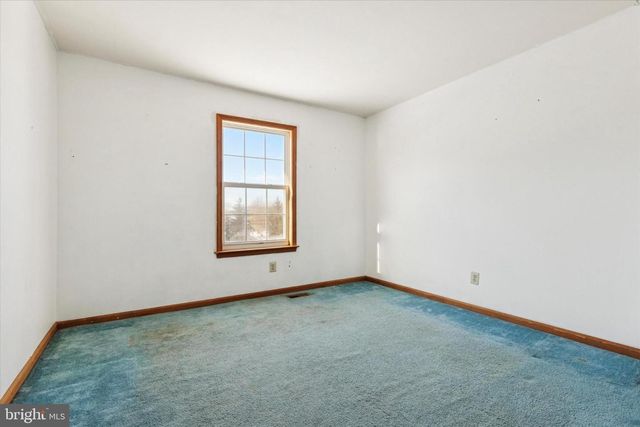 111 CLAYTON CT, North Wales, PA 19454