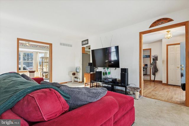 111 CLAYTON CT, North Wales, PA 19454