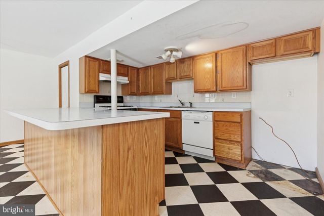 111 CLAYTON CT, North Wales, PA 19454