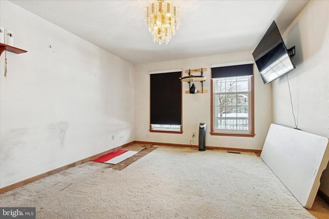 111 CLAYTON CT, North Wales, PA 19454