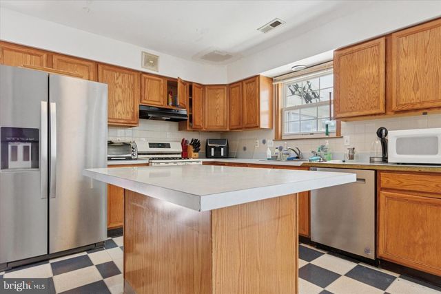 111 CLAYTON CT, North Wales, PA 19454