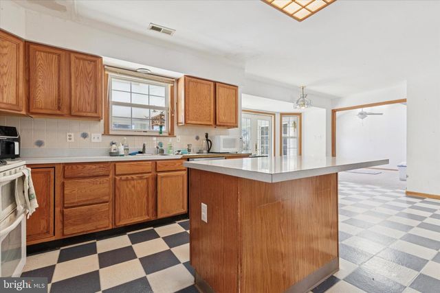 111 CLAYTON CT, North Wales, PA 19454