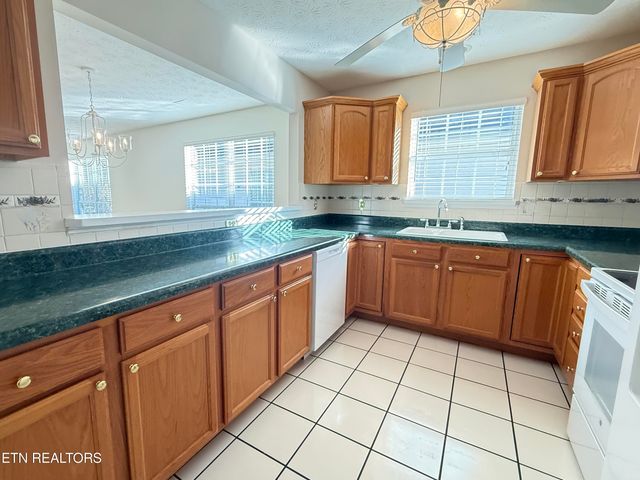 7637 Red Bay Way, Knoxville, TN 37919