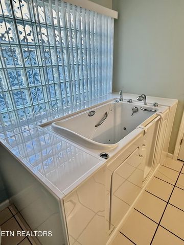 7637 Red Bay Way, Knoxville, TN 37919