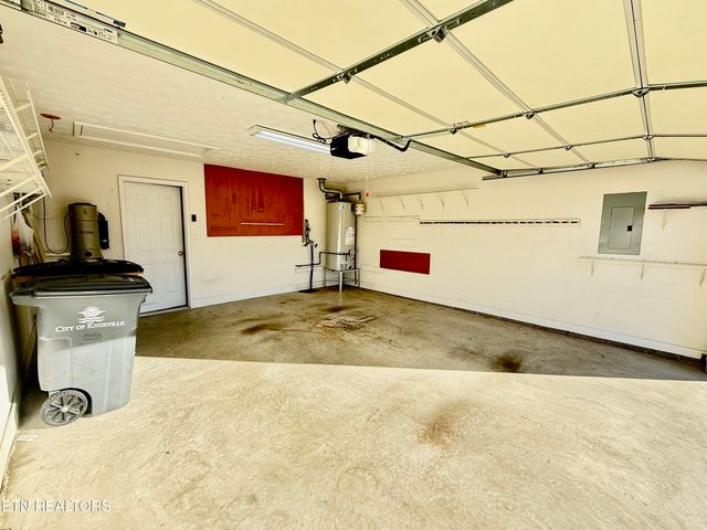 7637 Red Bay Way, Knoxville, TN 37919