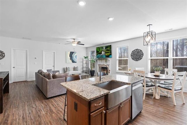 620 Riverwalk Manor Drive, Dallas, GA 30132