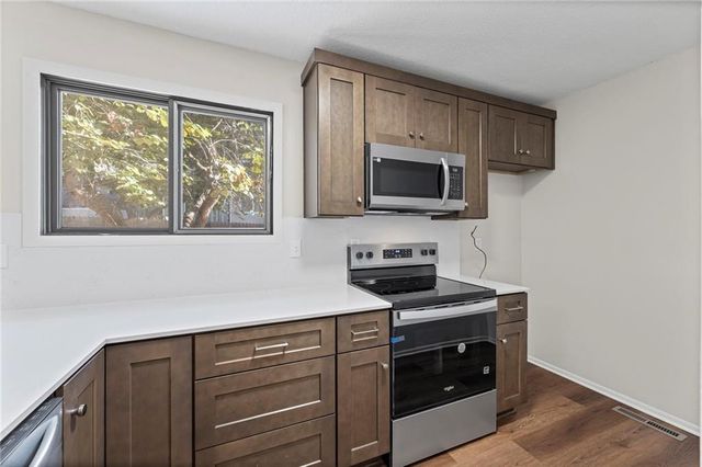 10997 Rosehill Road, Overland Park, KS 66210