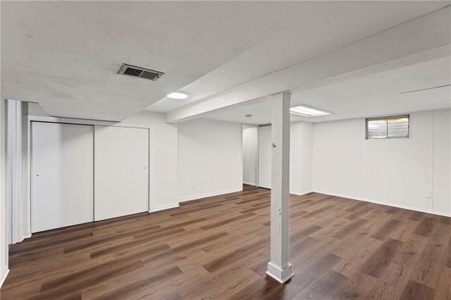 10997 Rosehill Road, Overland Park, KS 66210