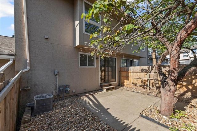 10997 Rosehill Road, Overland Park, KS 66210