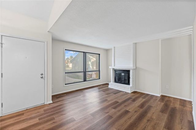 10997 Rosehill Road, Overland Park, KS 66210