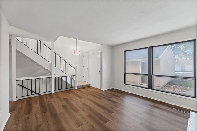 10997 Rosehill Road, Overland Park, KS 66210