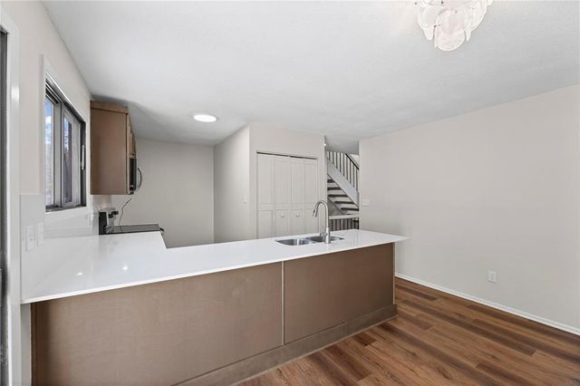 10997 Rosehill Road, Overland Park, KS 66210