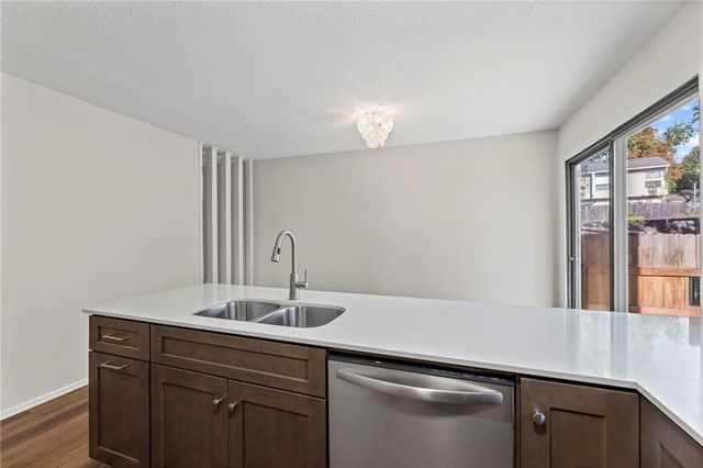 10997 Rosehill Road, Overland Park, KS 66210