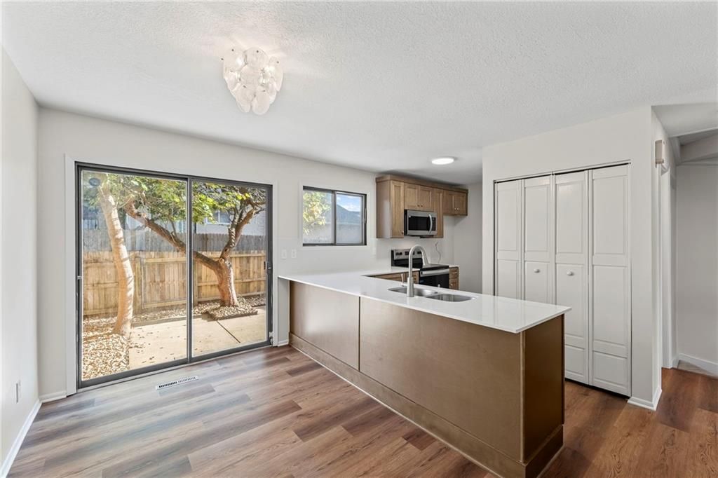 10997 Rosehill Road, Overland Park, KS 66210