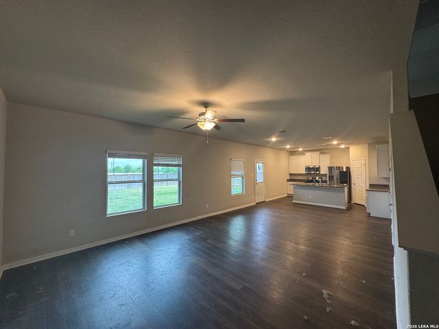 832 Stonemanor Bay, Seguin, TX 78155