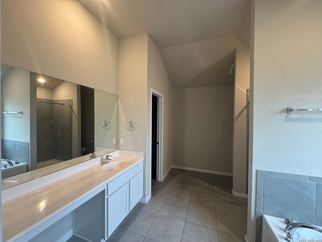 832 Stonemanor Bay, Seguin, TX 78155