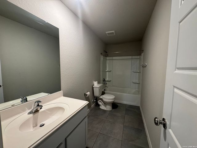 832 Stonemanor Bay, Seguin, TX 78155