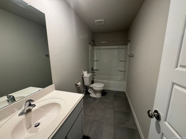 832 Stonemanor Bay, Seguin, TX 78155